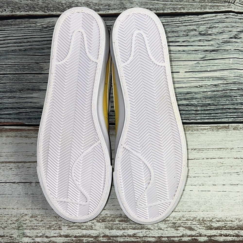 Nike Men's Blazer Low ‘77 Suede Speed Yellow/White-Speed Yellow-White Size 9 - Picture 4 of 9